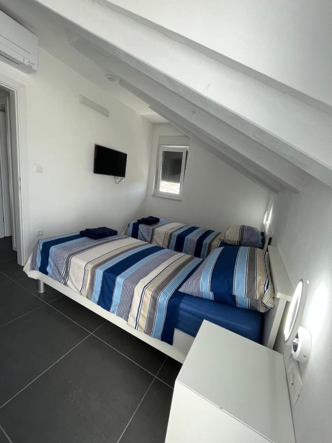 Apartmani Kamil Marina Extérieur photo